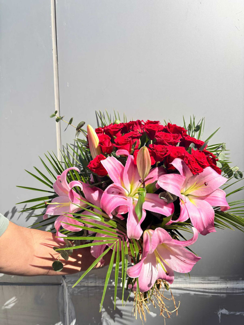 Pembe Lilyum Gül Buket